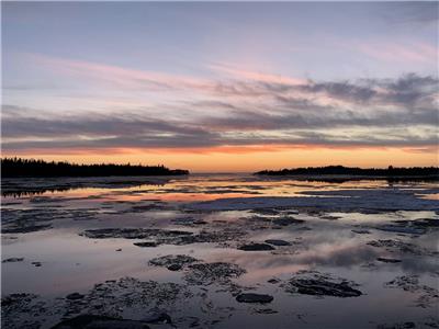 Chalet avec vue panoramique sur le Lac-Saint-Jean *juillet et aot complet