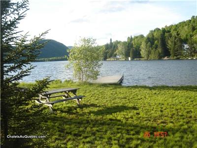 Cosy and private, beach, kayaks, Lac-superieur, One month rental minimum Or seasonal