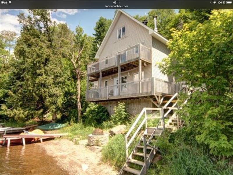 Le BelleriveBord du Lac du Coeur Chalet à louer StAdolphed'Howard
