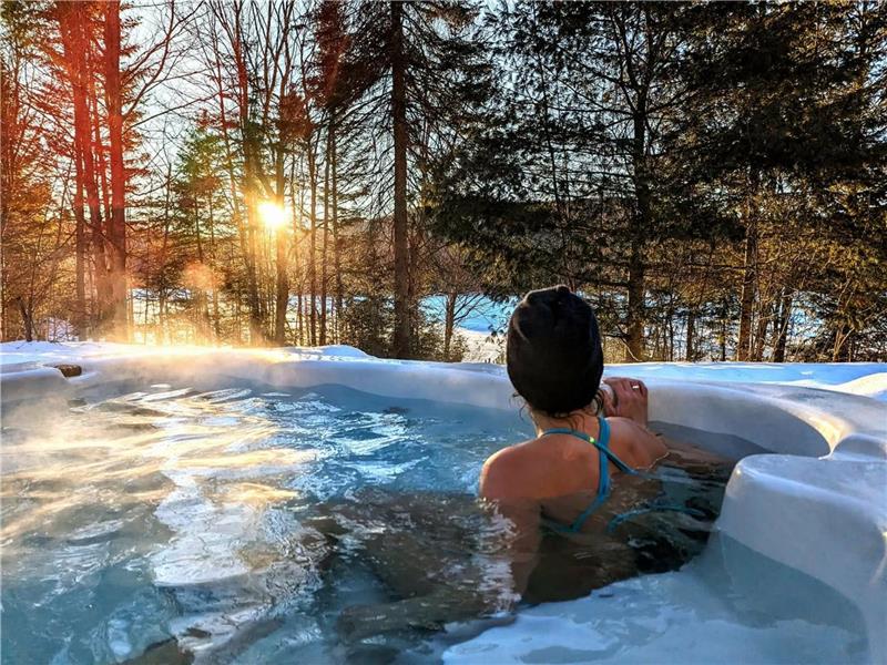 Le Repère des Colibris (BORD DE LAC et SPA!)