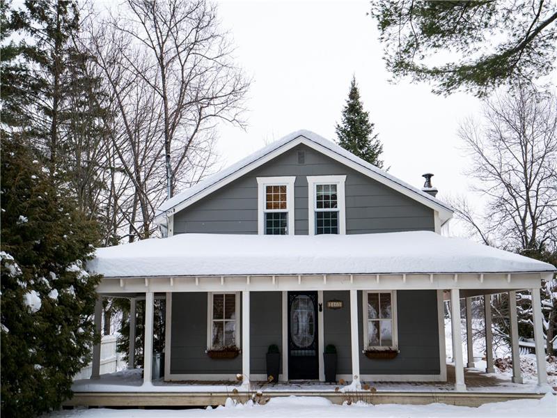 Cape Cod Cabin On River Rouge La Conception Cottage Rental Pl
