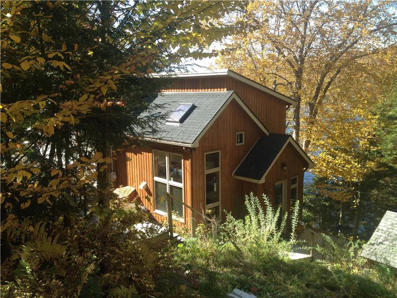 Beautiful lakeside cottage, Morin-Heights