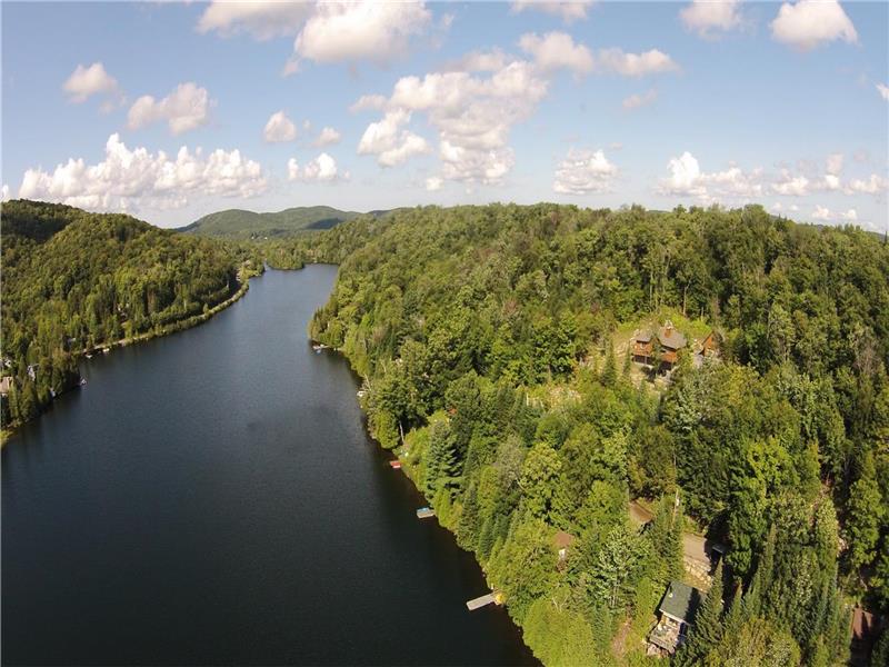 Chalet Bellefeuille sur Lac propre tranquil et baignable