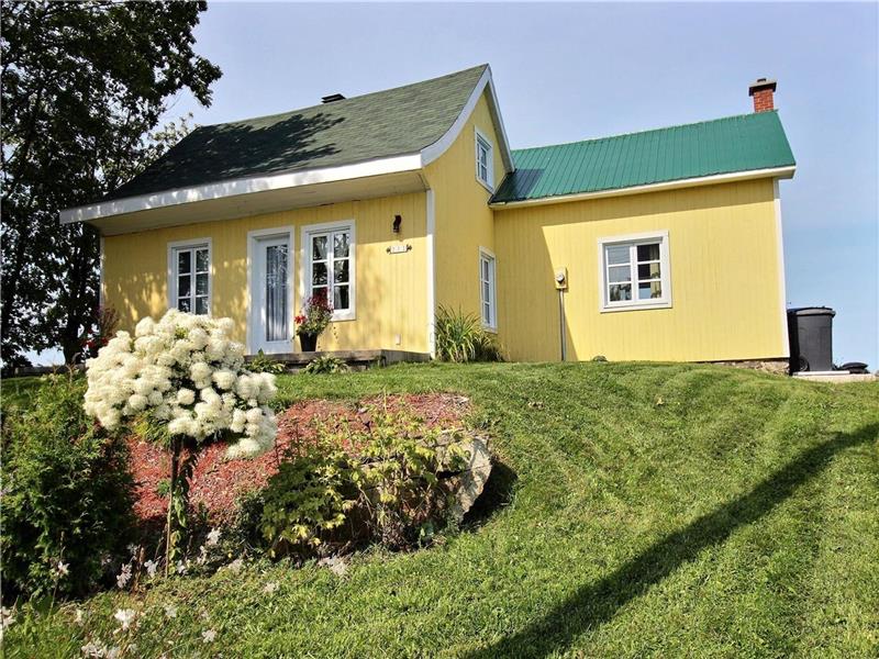 La Cacounoise Maison Avec Vue Et Cacouna Cottage Rental