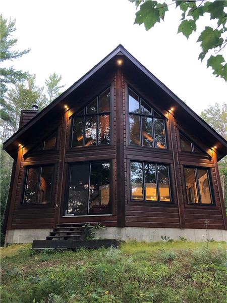 Lac Gagnon Chalet sous les pins (Wifi haute vitesse )Branchement 50 amp pour vehicule electrique