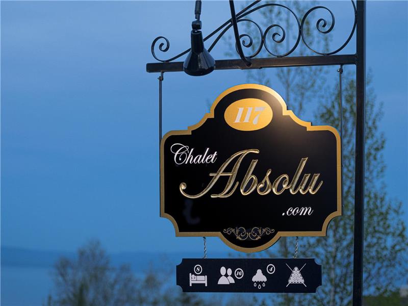 Magnifique chalet de 8 chambres sur 3 étages! Divertissement et vue spectaculaire vous attendent