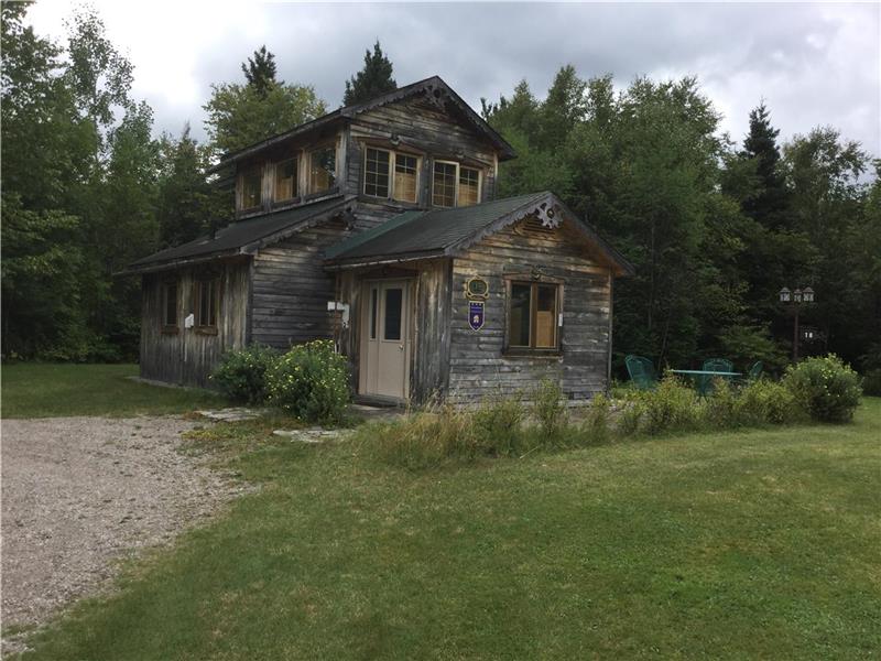 MEMBRE CITQ # 223113 - - chalet saint-thomas -- chalet bord de l'eau-- chalet à L'Anse Saint Jean