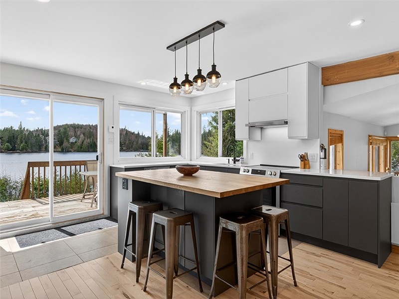 Chalet de la péninsule - Bord de lac intime au coeur des Laurentides ** dispo Juillet**
