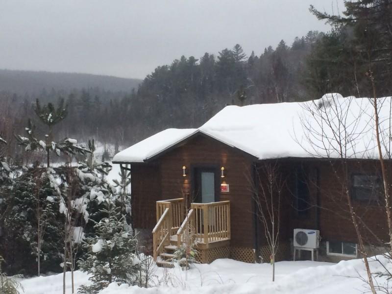 Chalet entièrement  équipé,  quai privé, nature et activités 4 saisons