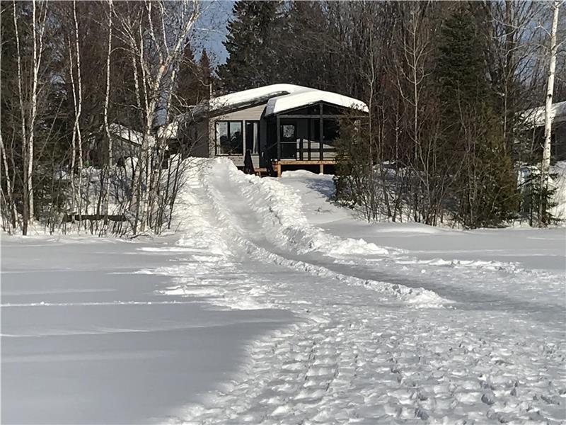 Glissade amusante sur le terrain