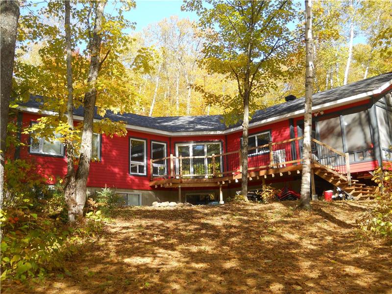 Beau Chalet, havre de paix,  4 chambres fermées.