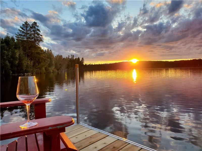 Chalet spacieux & ensoleillé - Bord de lac