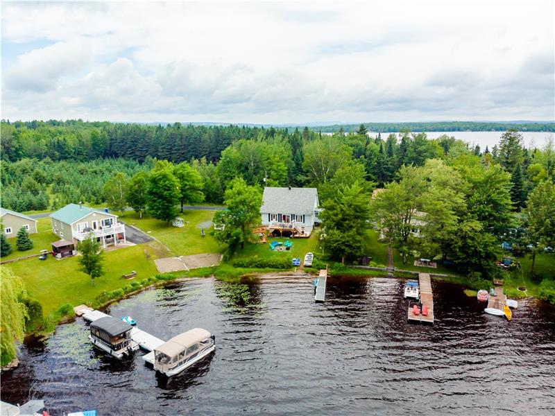 Hôtel à la maison - Chalet Ô Camp Même et spa sur le lac Aylmer