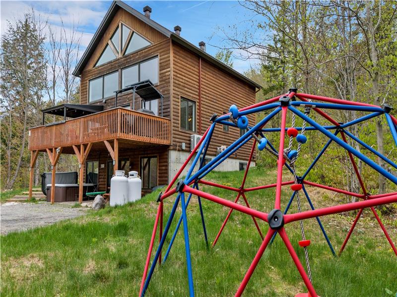 Chalet Belle Roche   ***15 MIN DE ST-SAUVEUR*** MONTFORT,QC
