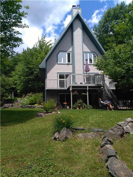 Chalet au calme dans les bois, idéal pour se ressourcer.