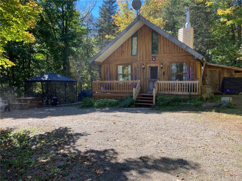 Chalet champêtre en bois rond