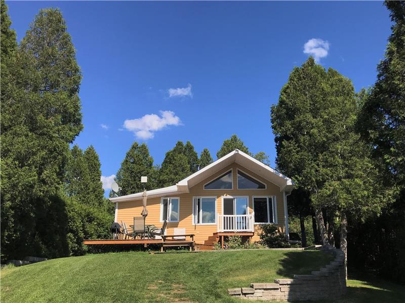 Directement au bord du lac St-Jean avec plage