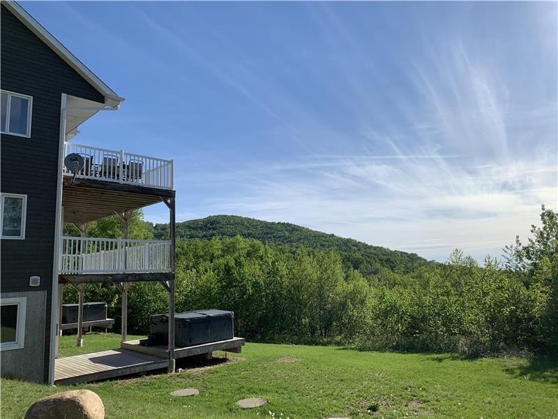 Hôtel à la maison - L'Éveil du fleuve, spa et ski!