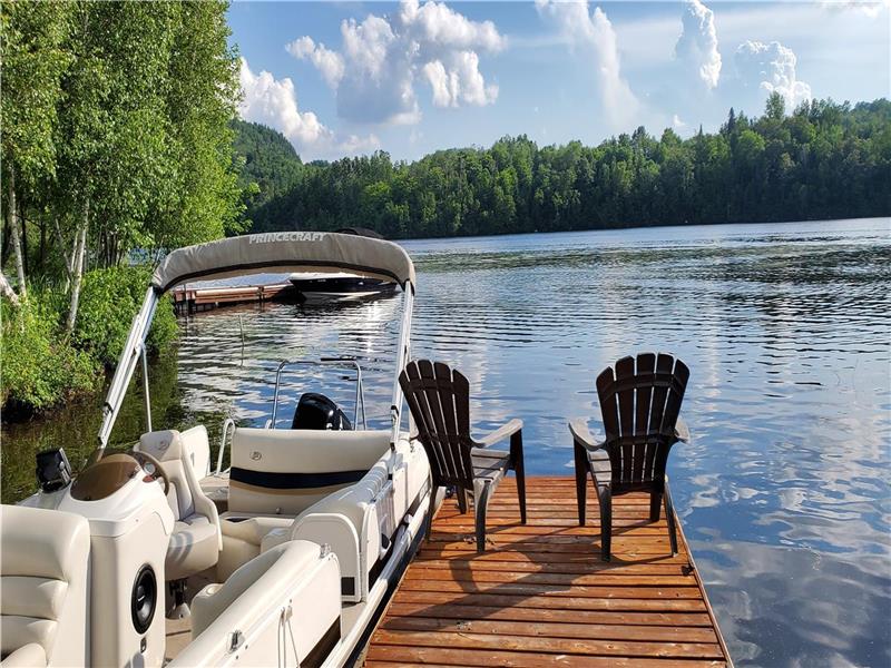 Au bord du St-Maurice, rivière navigable, spa et ski