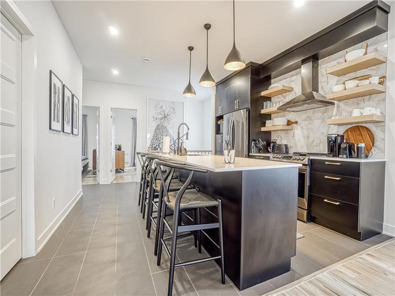 Vaste condo sur 2 étages face au Lac Archambault 3 chambres à coucher, 2 salons et 2 salles de bains