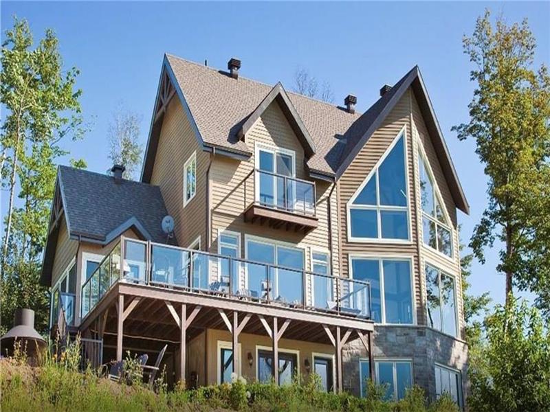L'Amaryllis-Prestigious chalet with spectacular view of St-Laurent's river!