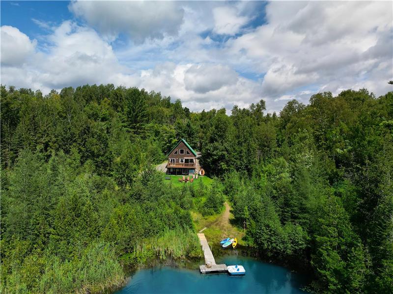 BUMBLBEE LAKE, SPA AND SAUNA