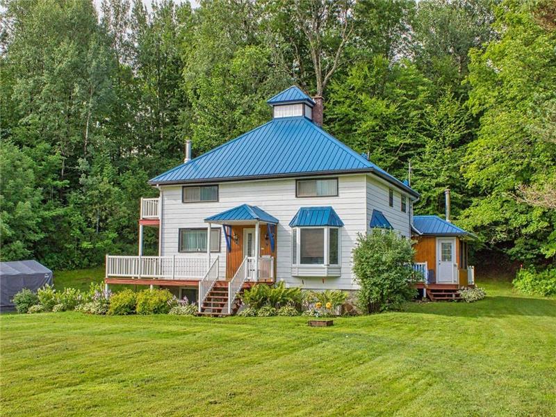 *** Ancienne École de rang de St-Étienne *** 1h de Montréal. Idéal pour les familles! Pet Friendly