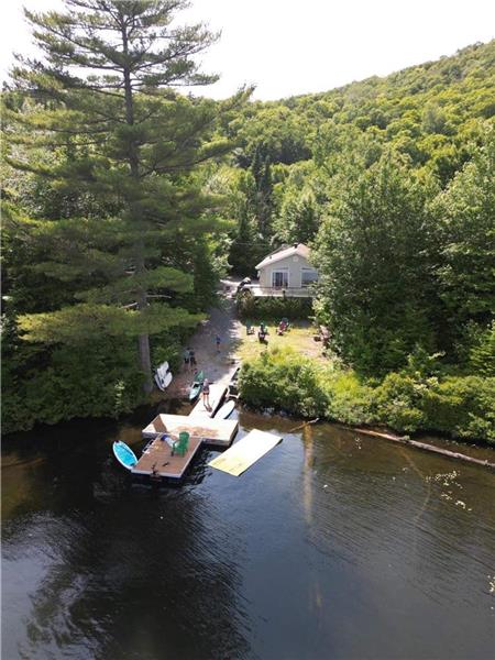 Chalet Lac Georges, bord de l'eau