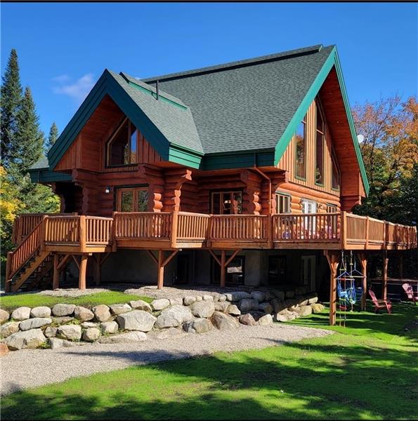 8 km Ski Mont-TREMBLANT, SPA, FOYER, BILLARD, ACCÈS LAC