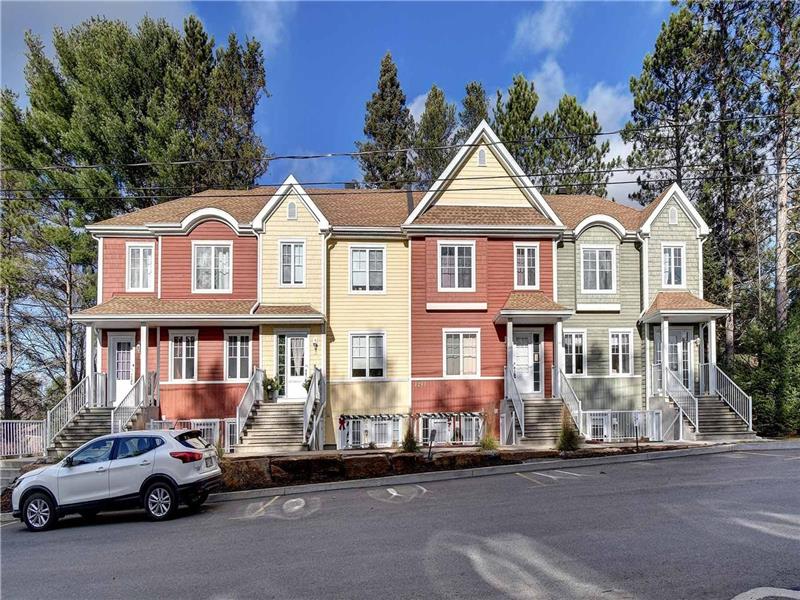 2-bedroom condo with a separate entrance in the town of Mont-Tremblant,completely furnished/equipped