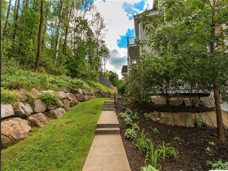 Superbe condo a louer au pieds de la montagne