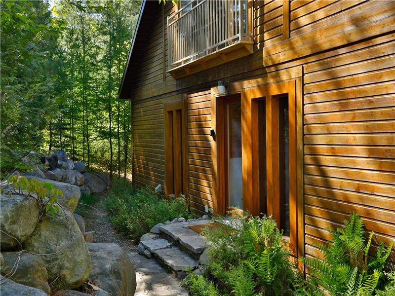 Chalet Refuge Boréal (bord de l'eau Lac Clermoustier)