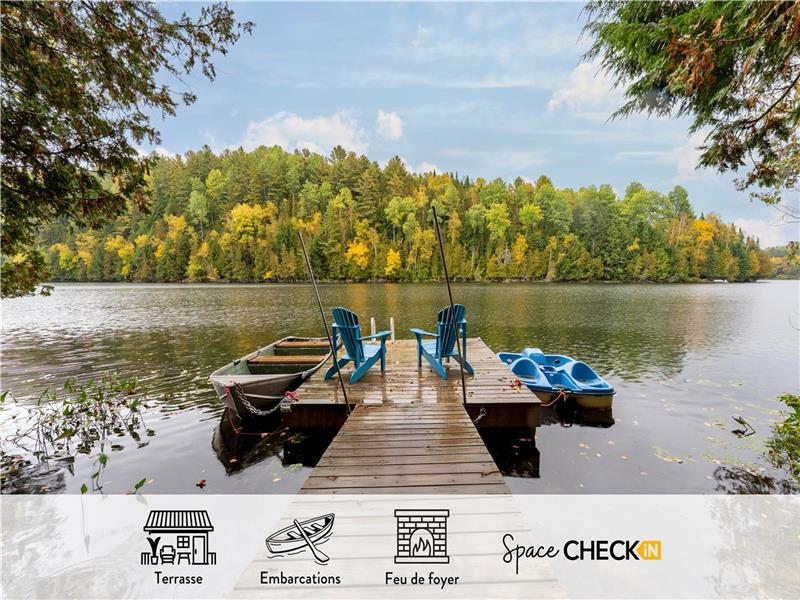 The Biloba | Spa | Lakefront | Wood Fireplace