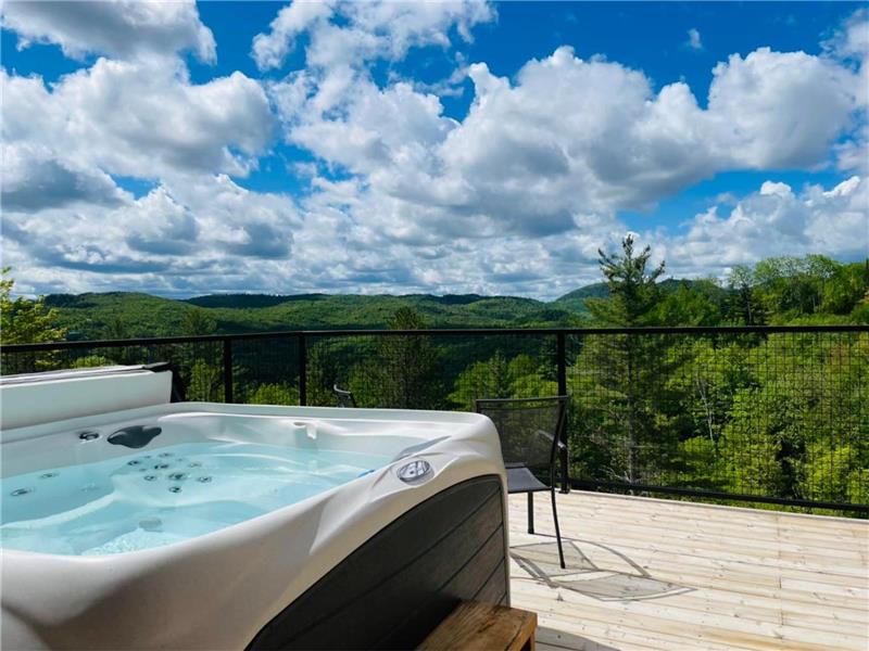 Chalets sur le roc (KÄS) SKI IN/SKI OUT*SPA*FOYER*RANDONNÉE*VUE