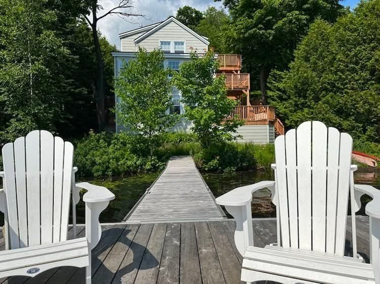 THE LAKEHOUSE