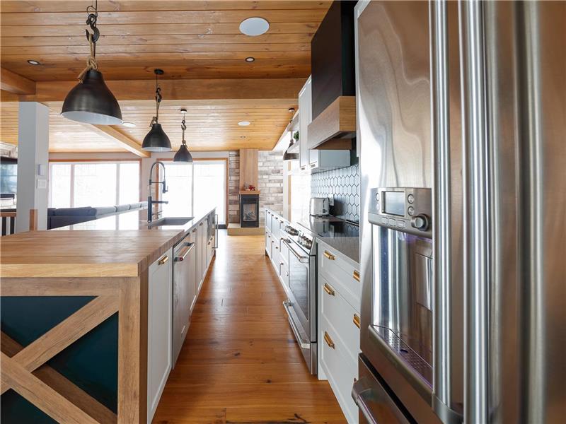 Chalet Le Péninsule - Lac Taureau - St-Michel des Saints (Location au mois)