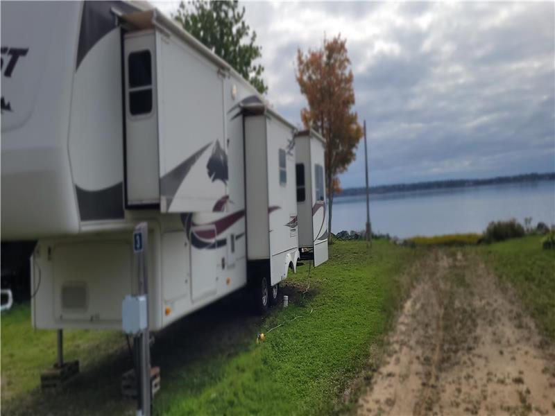 Trailer for rent at Camping les Maisonnettes Adults only (19)