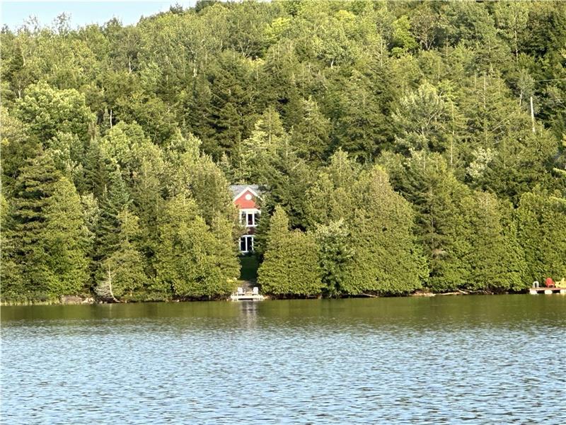 Superbe Chalet Bord de l'eau Orford avec Spa 4 saisons!