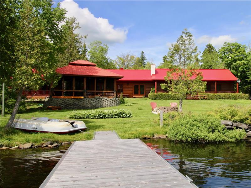 DOMAINE LAC AU SAPIN AVEC SPA À L'ANNÉE