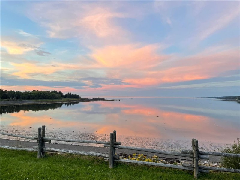 * PASSION CHALETS * | LE PHÉNIX | GASPÉSIE - BORD DE L'EAU - BILLARD