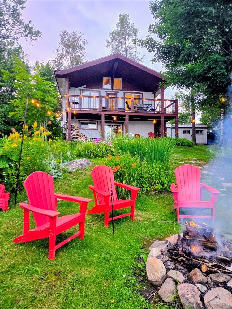 Chalet : Domaine des bouleaux / Chic rustique avec toit cathédrale, bord du Lac St-Paul