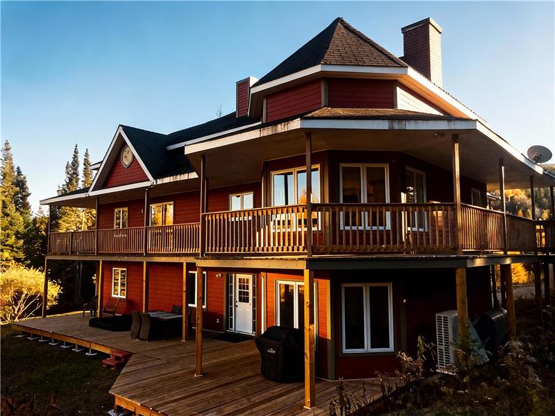 A vacation home in the woods