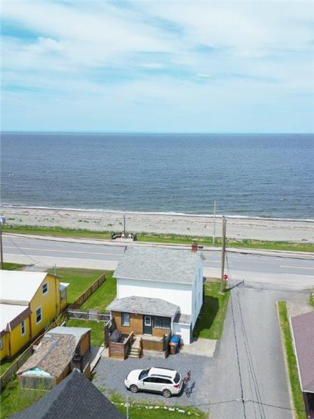 Chalet Pakingan, sur la plage, maison de qualité, ouvert à l'année, Cap-Chat, Gaspésie, pêche, kayak