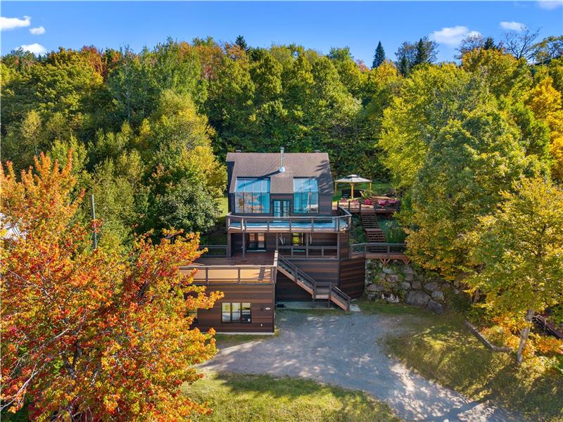 *ALPINE-LAKE CHALET- WINTER WONDERLAND ! LAC BEAUPORT*