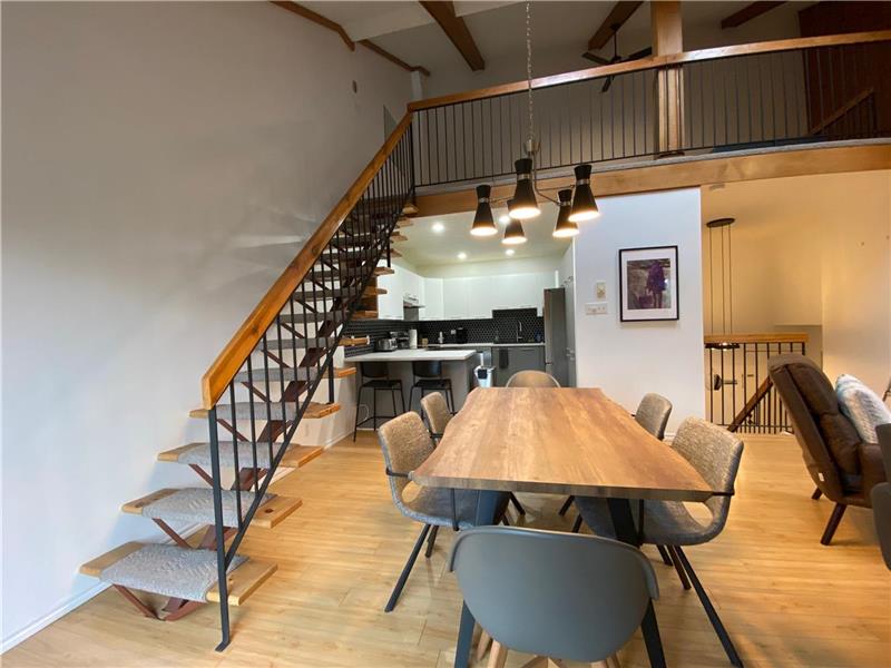 Condo spacieux sur 3 étages situé à quelques minutes des pistes du Mont St-Sauveur