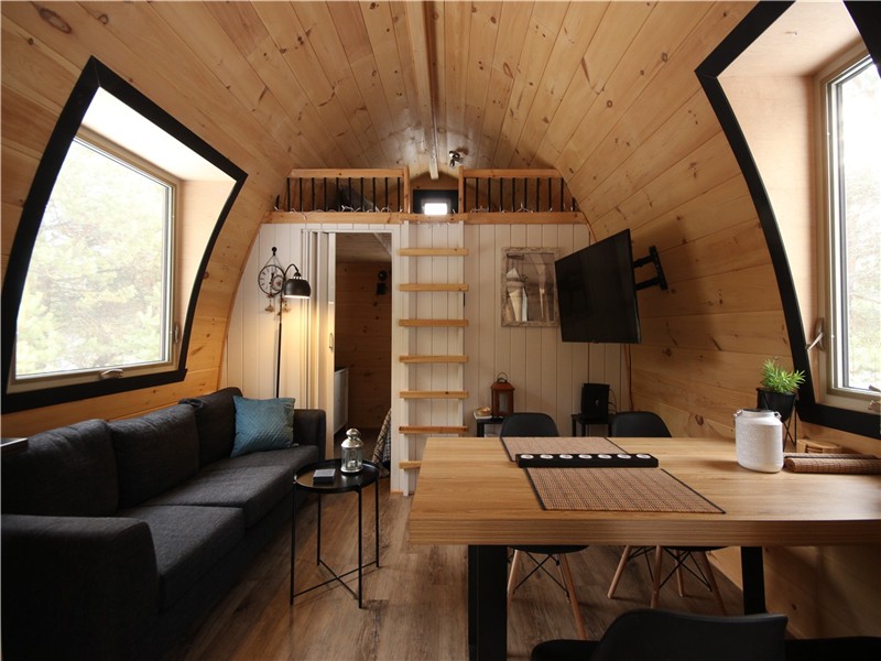 Mini-house style chalet in the heart of nature with spa and 2 bedrooms.