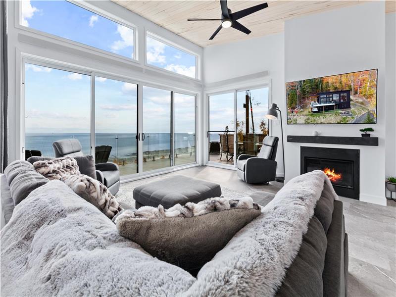 Chalet neuf avec SPA au look contemporain disposant d'une vue panoramique sur le fleuve !