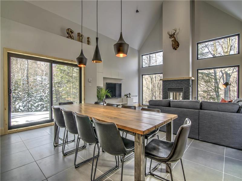 Chalet Haut-Bois | Rando, Ski & Spa - Magnifique chalet près des services avec vue sur la montagne