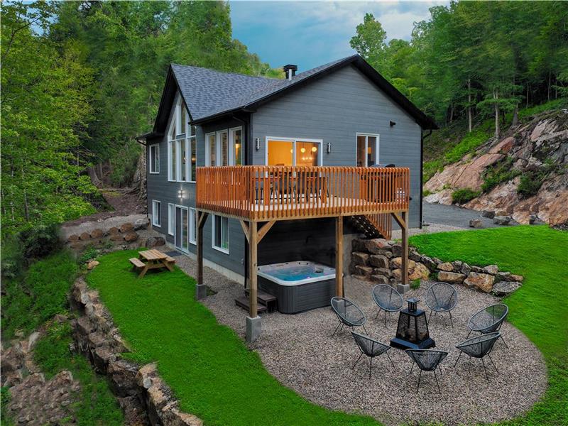 Le Russel Cliff: Long séjour de 32 nuits et +, Mont Tremblant, foyer & SPA