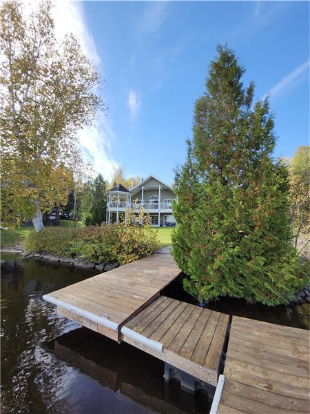 MARTINEAULAC-4 SAISONS AU SEBASTIEN, bord de l'eau, village des Monts-Valins